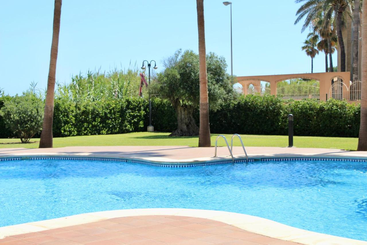 Apartamento Ático espectacular con piscina privada en primera línea de playa Dénia Habitación foto