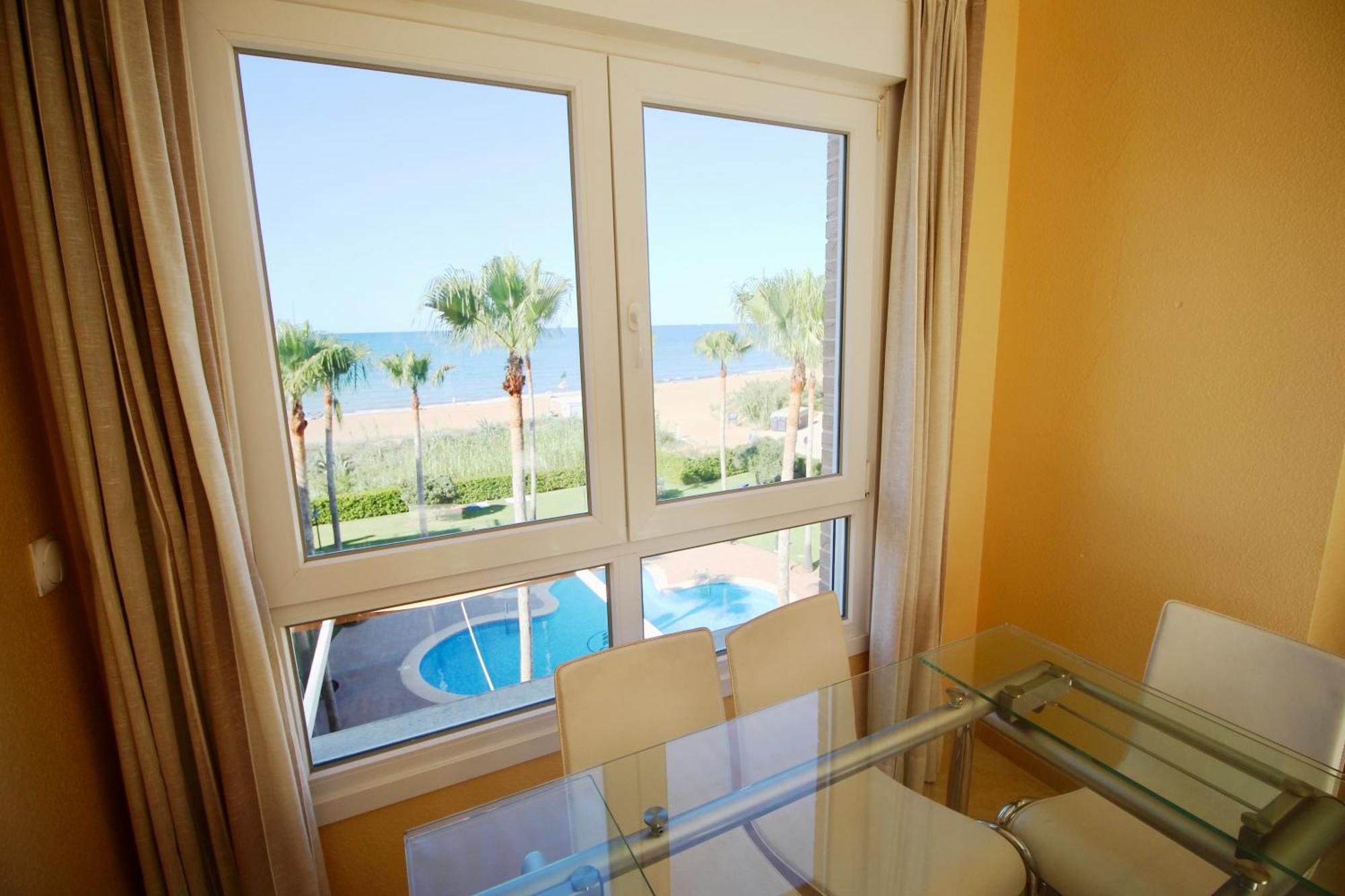 Apartamento Ático espectacular con piscina privada en primera línea de playa Dénia Habitación foto