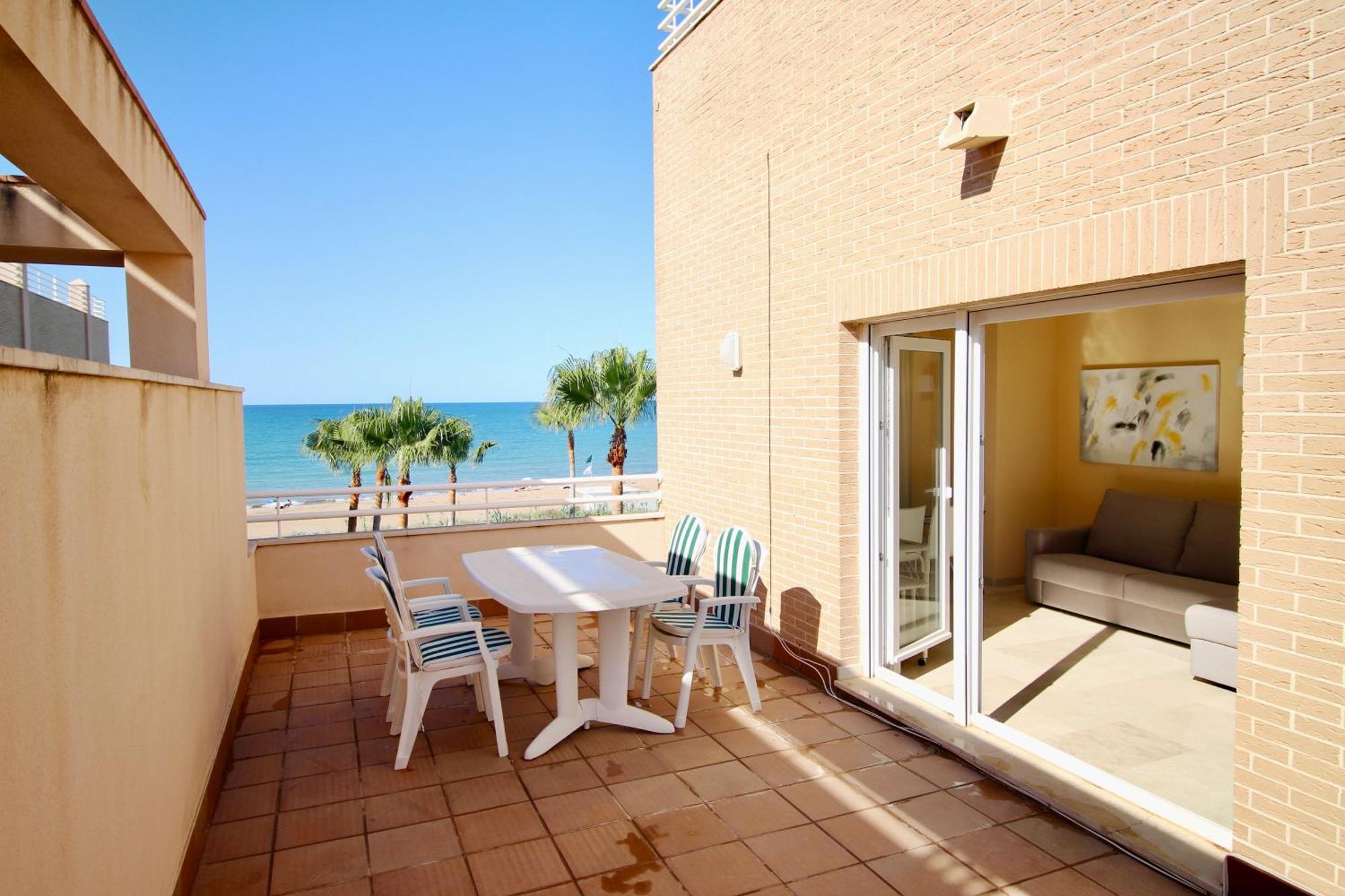 Apartamento Ático espectacular con piscina privada en primera línea de playa Dénia Habitación foto