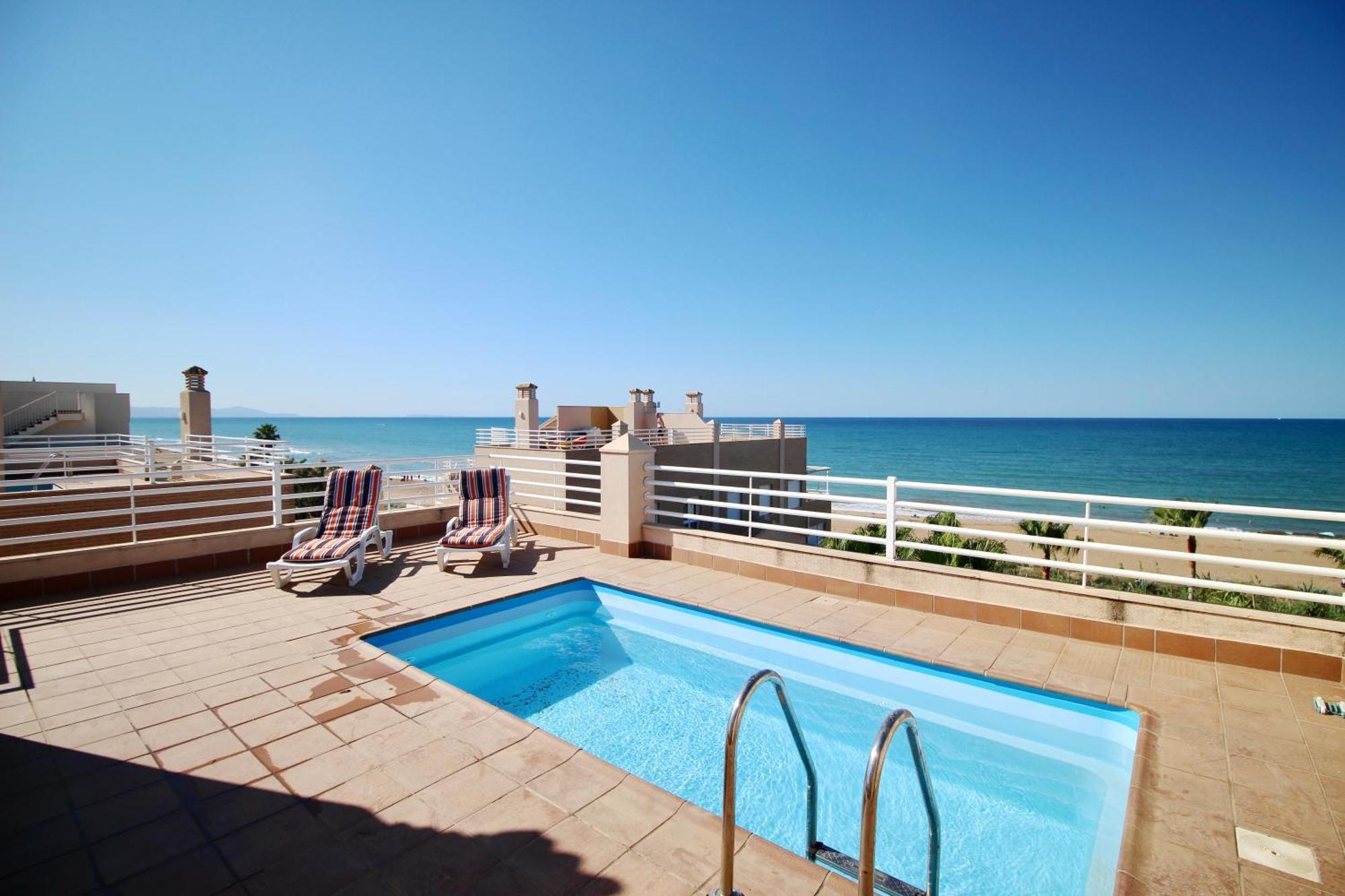 Apartamento Ático espectacular con piscina privada en primera línea de playa Dénia Habitación foto