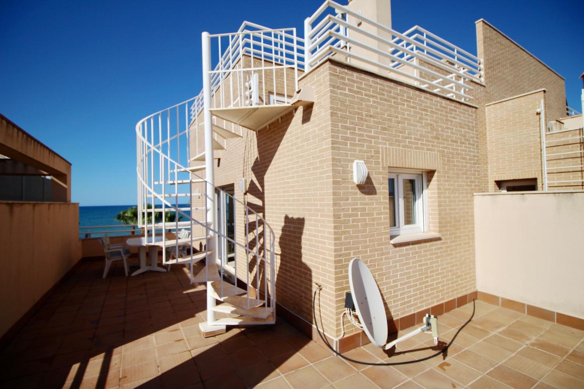 Apartamento Ático espectacular con piscina privada en primera línea de playa Dénia Habitación foto